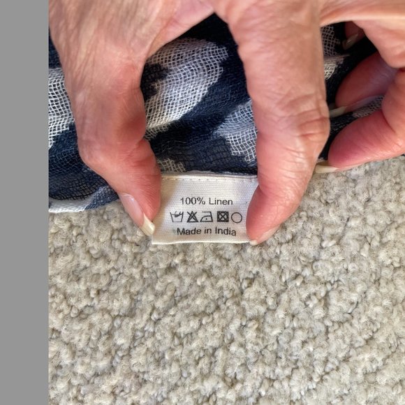 100% Linen Navy Blue and White Rectangular Scarf - Picture 2 of 2